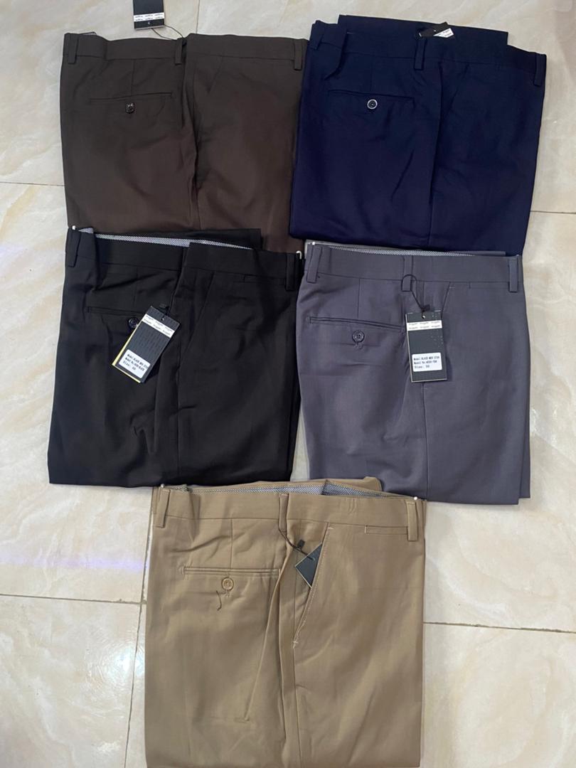 Men Classic fit solid plain trousers